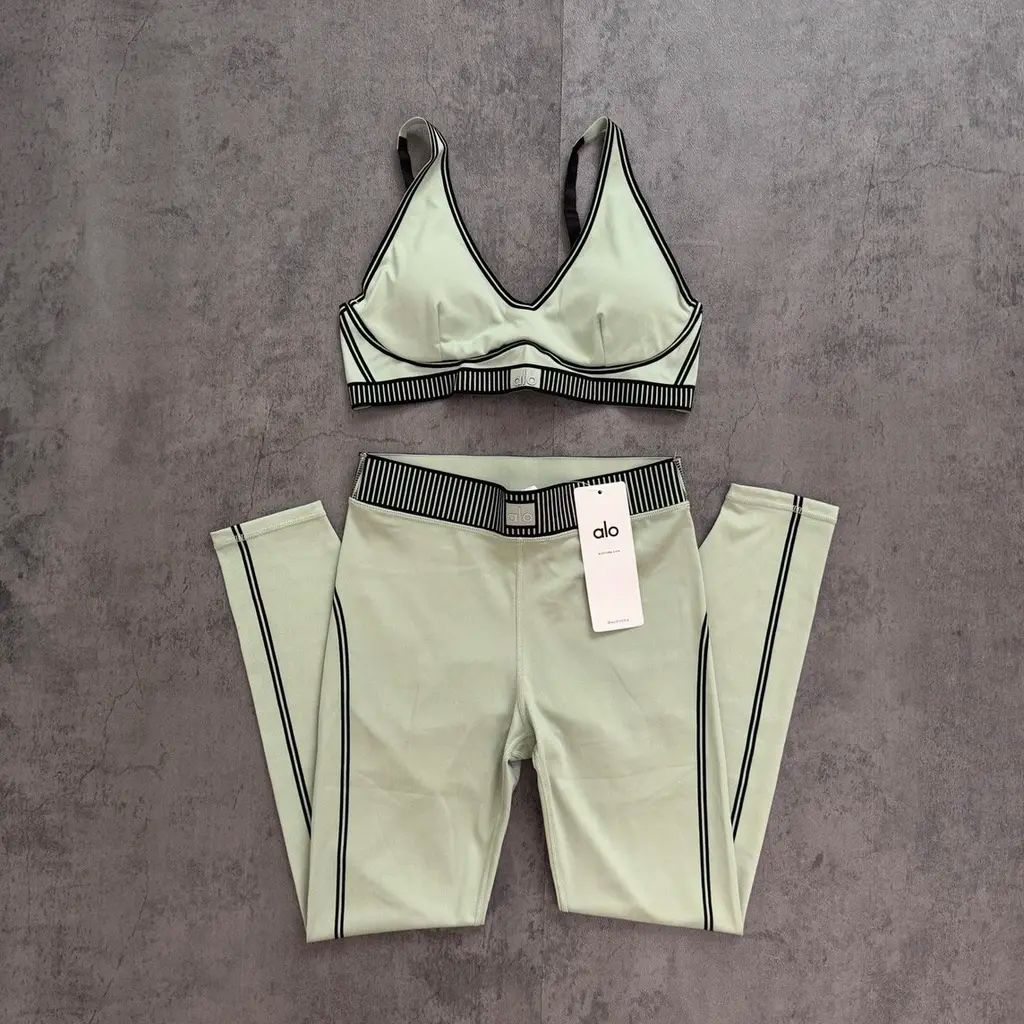 SET COMPLETO TOP E LEGGINGS